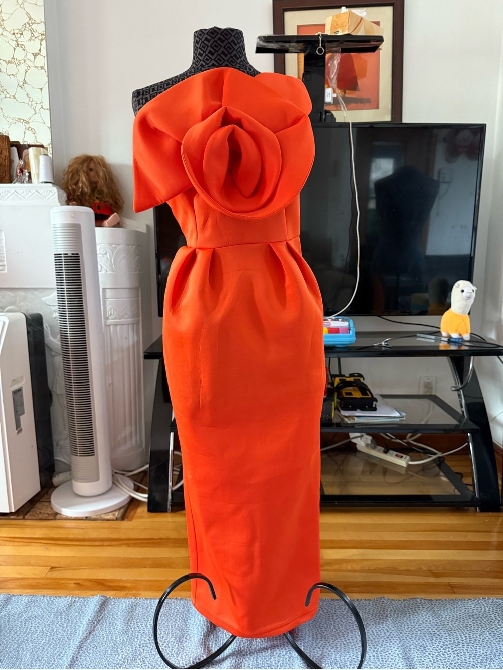 One-Shoulder Orange Floral Appliqué Midi Dress | M